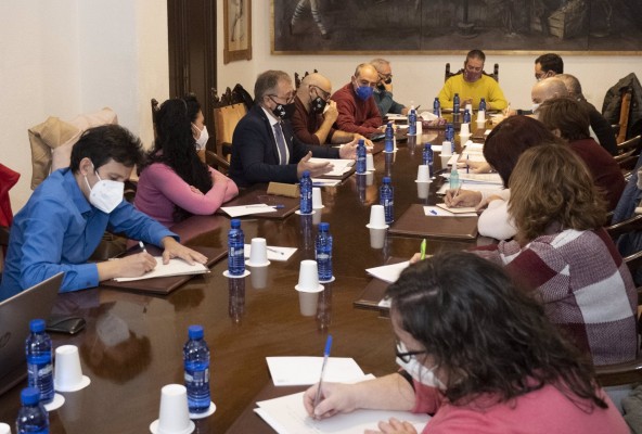  Los sindicatos piden medidas para atajar la temporalidad de los contratos en el Provincial