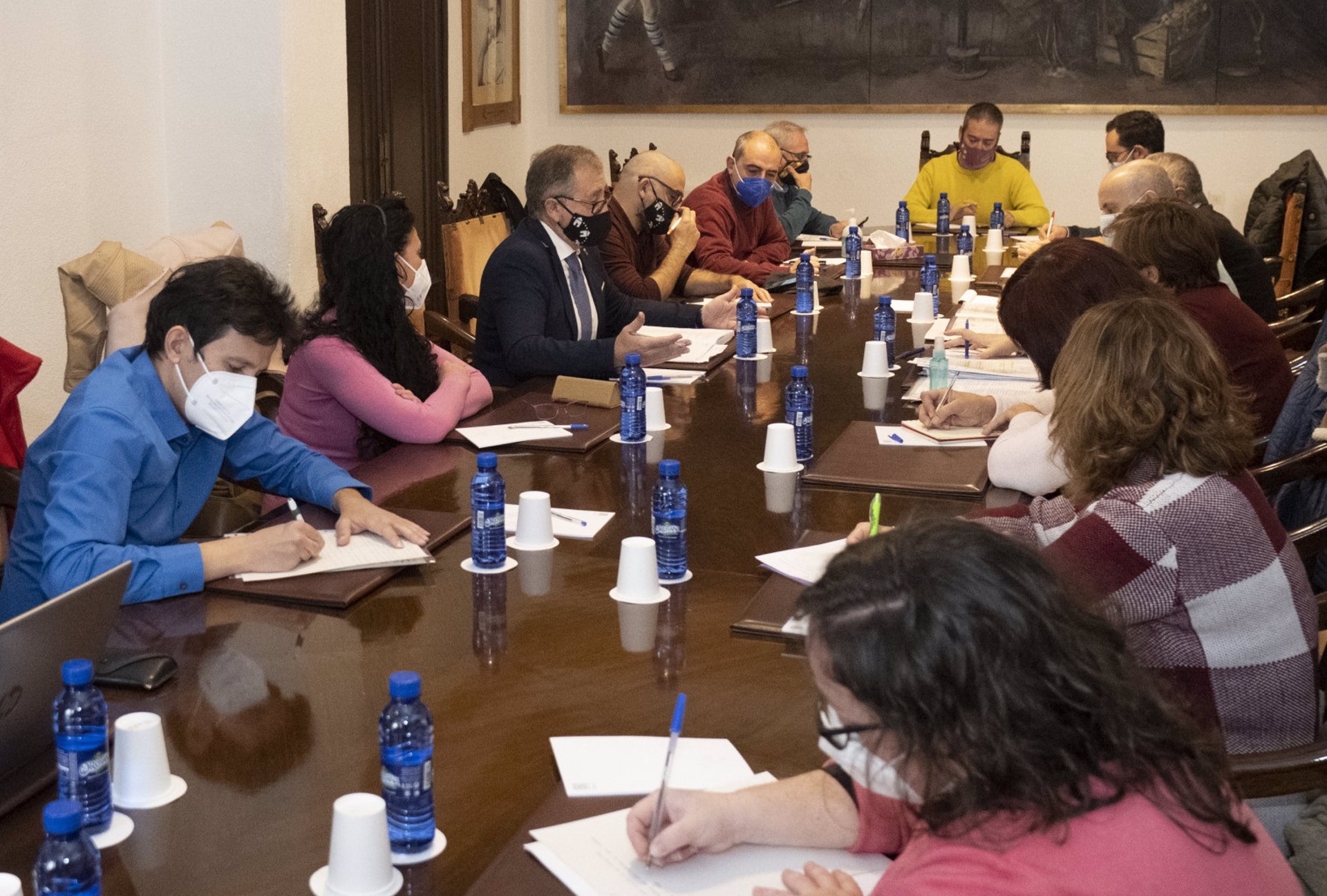  Los sindicatos piden medidas para atajar la temporalidad de los contratos en el Provincial
