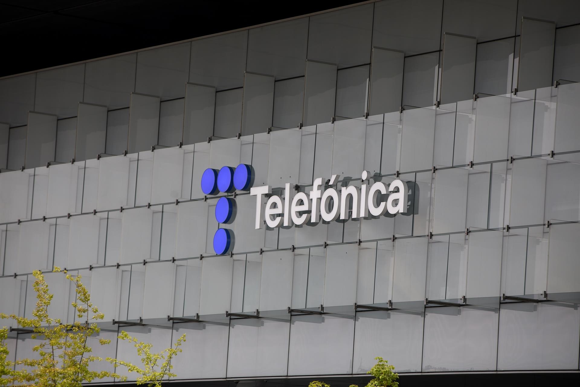 Telefónica presenta un plan de salidas voluntarias al que podrán acogerse casi 1.960 empleados