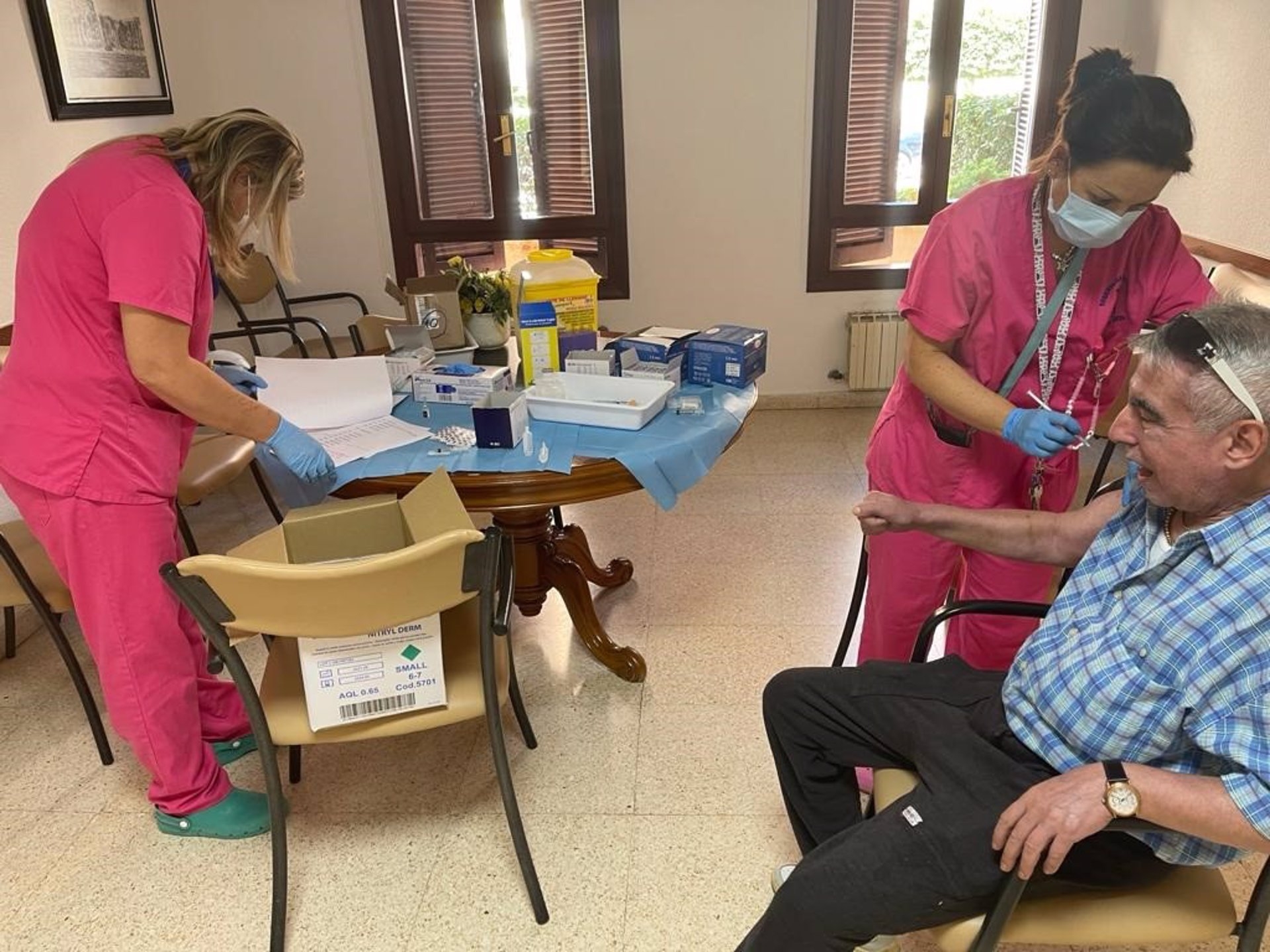 La Fiscalía de Valencia sigue el control en residencias: supervisa la administración de la tercera dosis