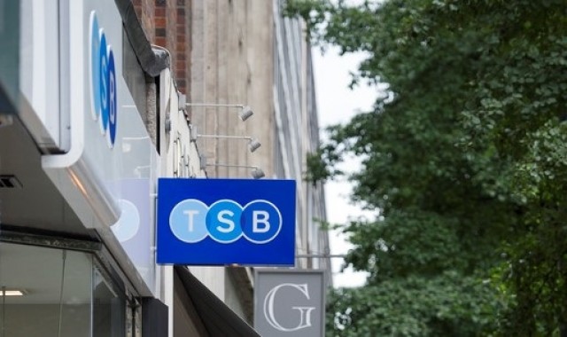 TSB (Banco Sabadell) anuncia el cierre en Reino Unido de 70 oficinas en 2022; no implicará despidos
