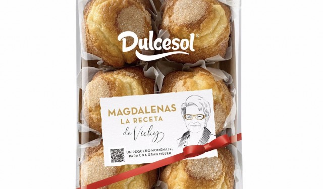 Dulcesol homenajea a su cofundadora fallecida en abril con sus magdalenas 'La receta de Vicky'
