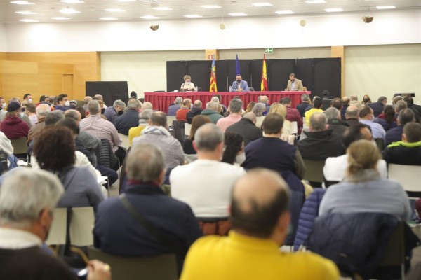 Las Fallas aprueban adelantar el horario de la Cremà y rechazan mantener un turno matinal en la Ofrenda