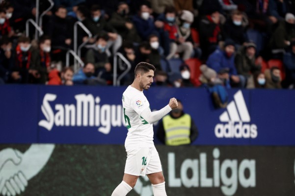 El Elche iguala al descanso el gran arranque de Osasuna