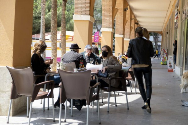 Cartagena, Cieza, Jumilla y San Pedro pasan a nivel de riesgo alto y reducen el aforo de interiores al 50%