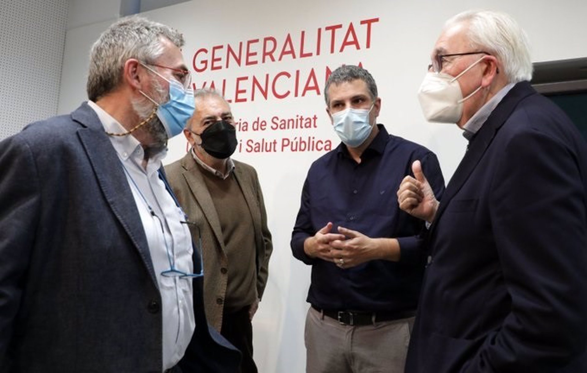 Las vacunas pierden efectividad con el tiempo contra la infección pero la mantienen frente a la covid grave