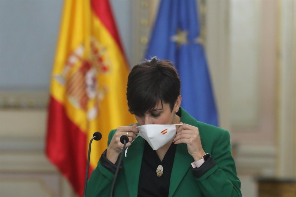El Gobierno asegura que no hay casos de la nueva variante en España e insiste en la tercera dosis