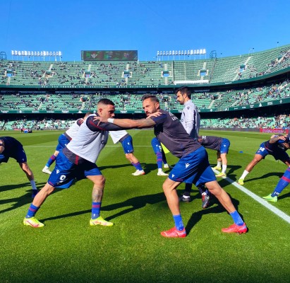Pereira vuelve a repetir un once en su séptimo partido al frente del Levante