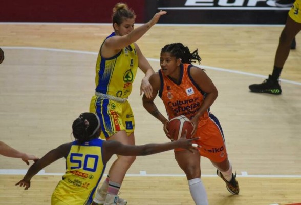 Celeste Trahan-Davis se marcha a EEUU por asuntos personales