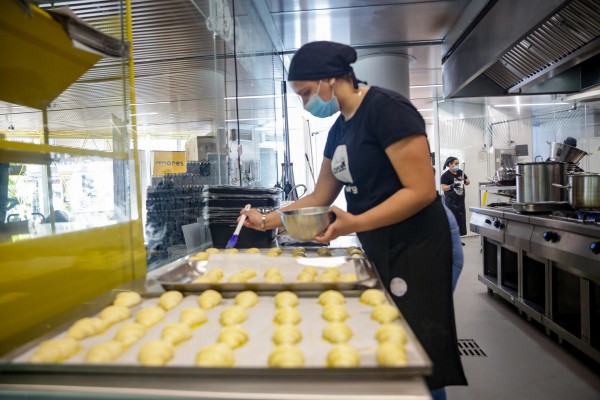 València premiará con 500.000 euros a las empresas que hayan creado empleo estable en la pandemia