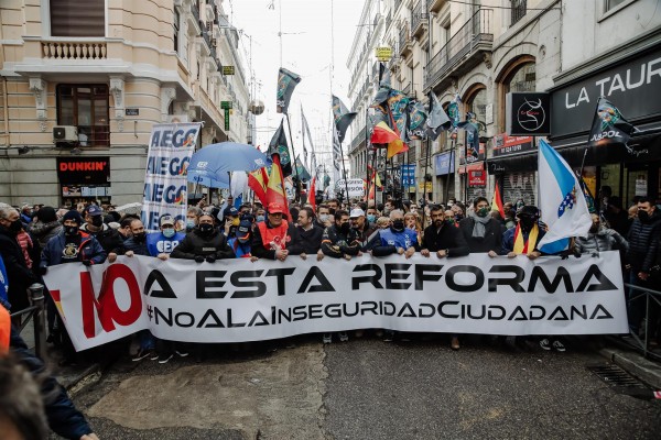 Críticas a Marlaska de los policías en la manifestación por la 'ley mordaza'