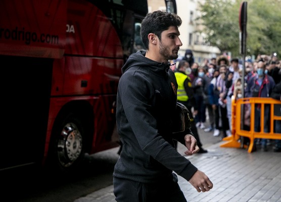 Guedes y Duro, ataque de Valencia; Guardiola punta del Rayo
