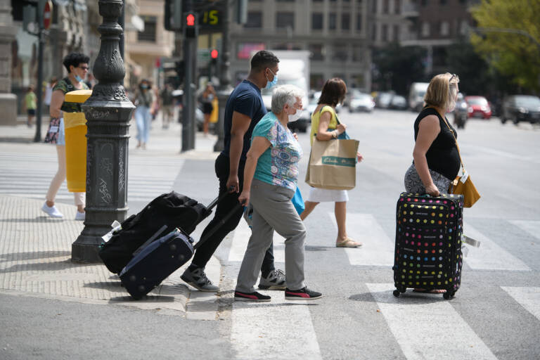 Turistas en el centro de València. Foto: KIKE TABERNER - 