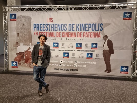 Rodrigo Cortés presenta 'El amor en su lugar', una película que evoca la sensación del teatro en el cine