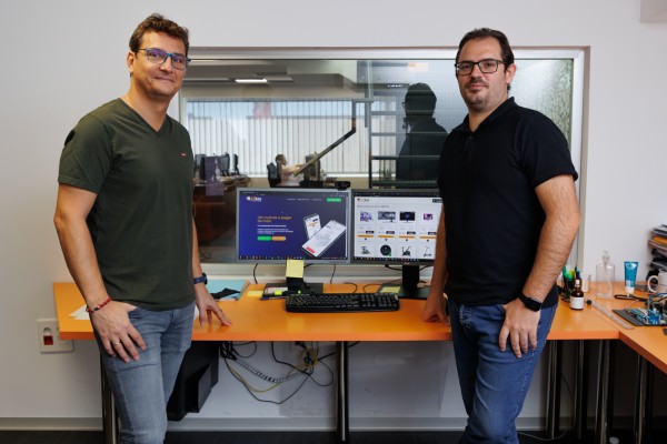 Así es AZbox, el 'espía digital' alicantino que ha desmontado las falsas ofertas del Black Friday