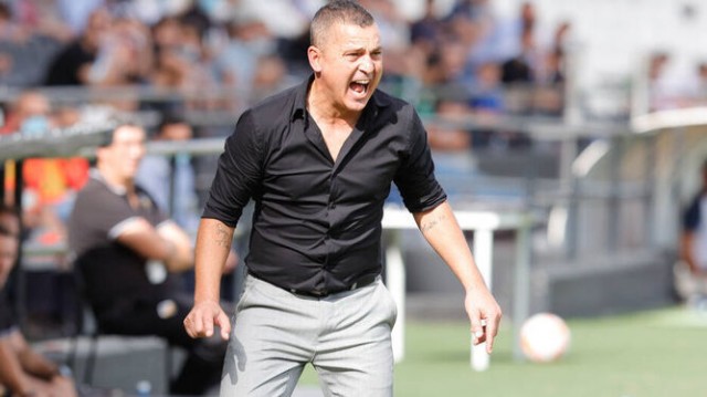 Escobar: “Hemos encontrado a la plantilla como un niño con zapatos nuevos”