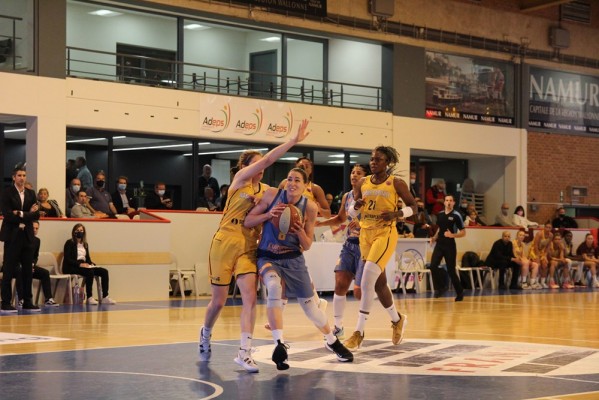 Valencia y Bourges lideran la lucha por el primer puesto en la Eurocopa
