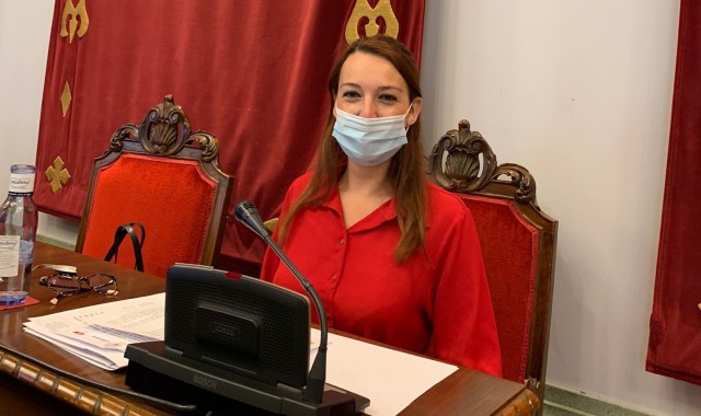 VOX pide la expulsión de la concejal de Unidas Podemos, tras acusar a Pilar García de estar del lado de quienes 