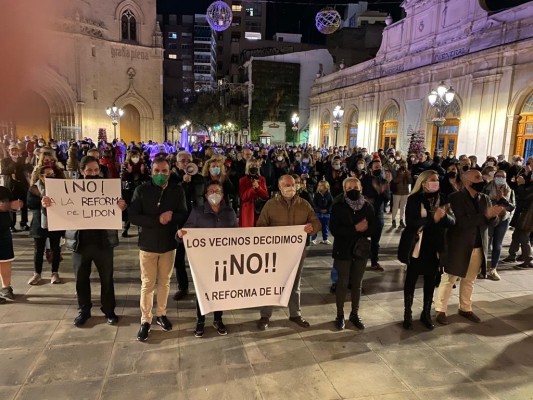 Los vecinos de Lidón avivan las protestas a falta de pocos días para comenzar la reforma de la avenida