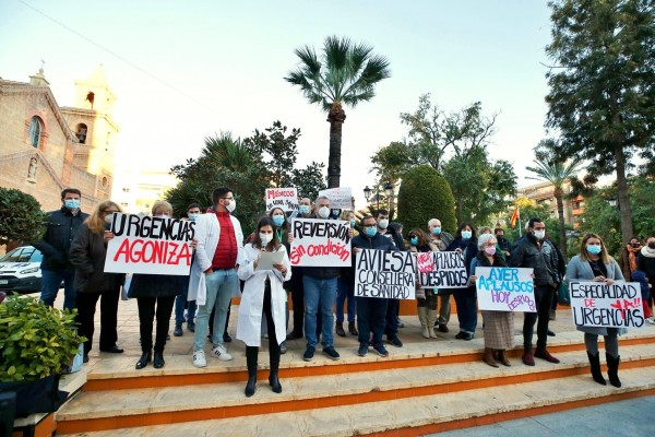 Médicos no MIR de Torrevieja denunciarán a Sanidad por no incluirles como personal fijo a extinguir