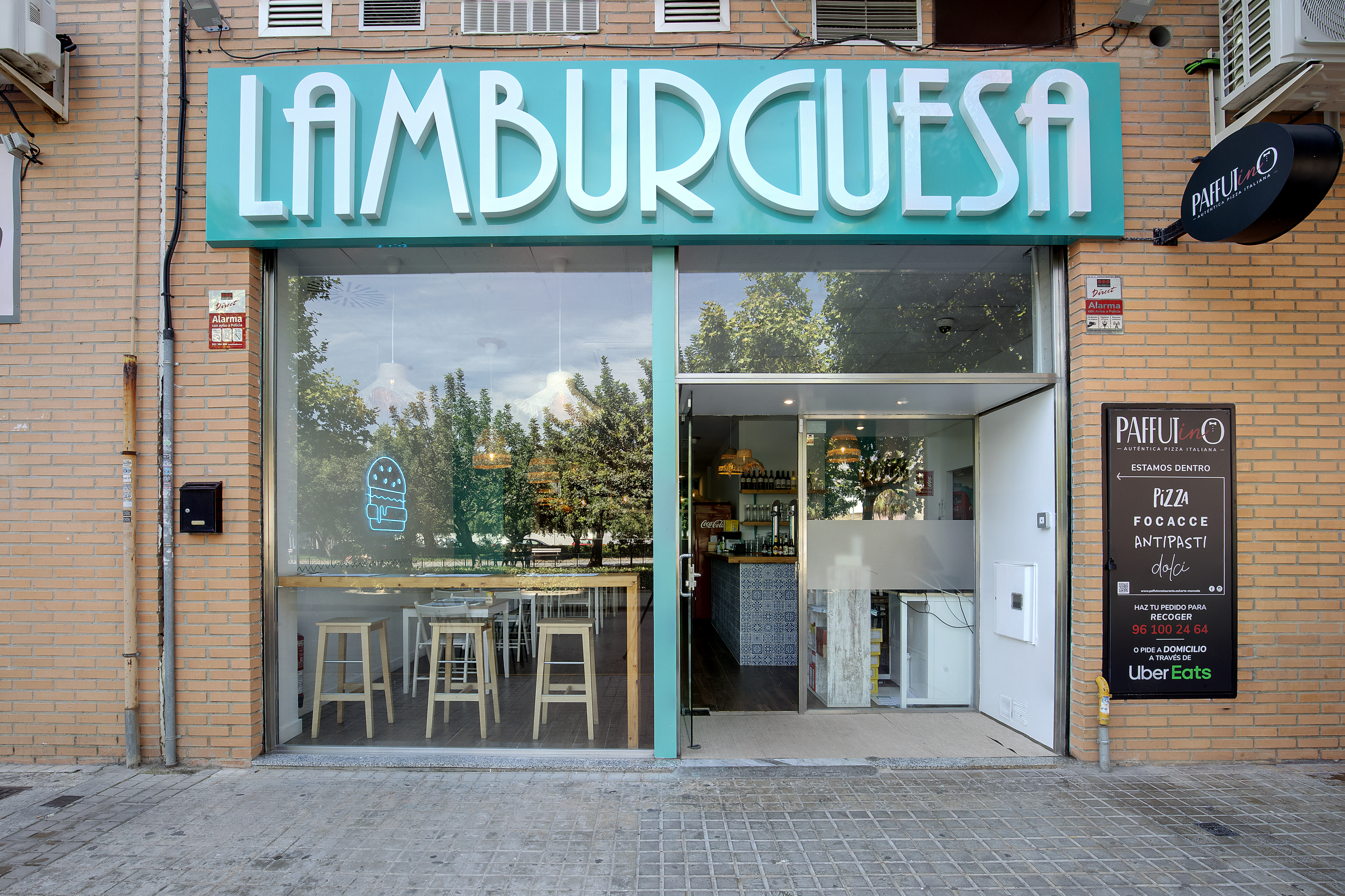 Lamburguesa y Paffuto afianzan su apuesta por los locales híbridos