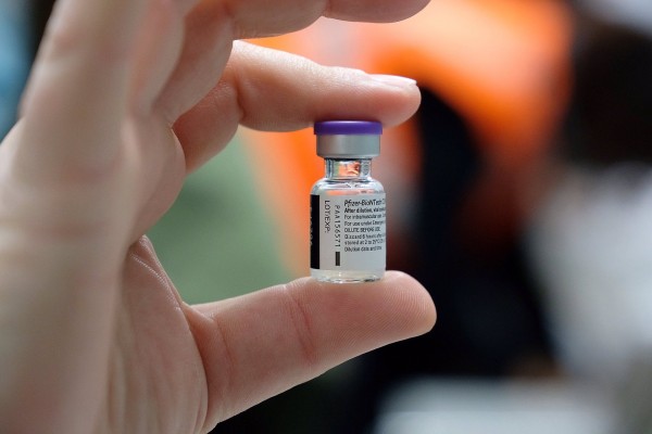 Pfizer distribuirá la vacuna infantil en la segunda quincena de diciembre, si Bruselas lo aprueba