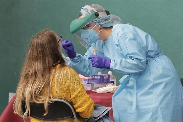 El repunte de covid en la Comunitat deja 1.334 contagios nuevos y la presión hospitalaria al alza