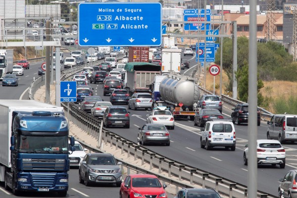 Los camioneros 'vuelven' a la carretera en otoño: la Región, a la cabeza de las que más contratos firma