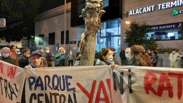 Unidad política en Alicante para reclamar los pasos peatonales y el parque central con fondos de la UE