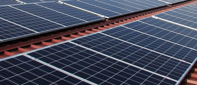La moda de las fotovoltaicas alcanza los institutos: el Vega del Tader de Molina instalará placas solares