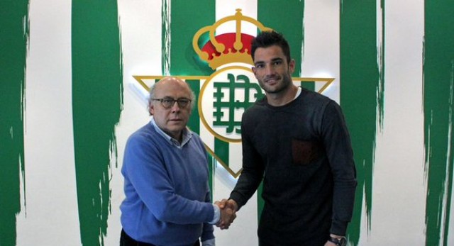 Adán renueva hasta junio de 2019 con el Real Betis