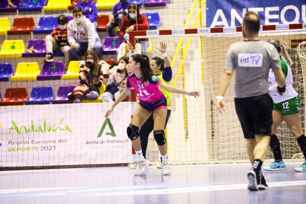 Andrea Molina debuta en la EHF y Marta Cuenca y Lidia Jiménez van con la selección sub-18
