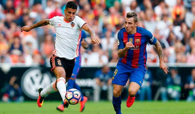El Valencia protesta ante LaLiga por el horario de su partido en el Camp Nou