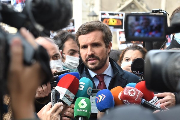 Casado ofrece a Sánchez un 155 educativo para cumplir el fallo sobre castellano si hay 