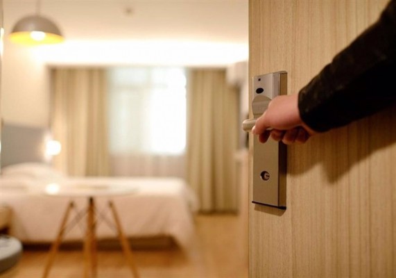 Las pernoctaciones hoteleras se cuadruplican en octubre, pero siguen por debajo del nivel de 2019
