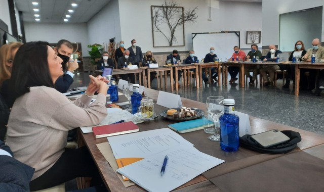 Alzira creará una oficina para asesorar a empresas y autónomos sobre la gestión de las ayudas europeas
