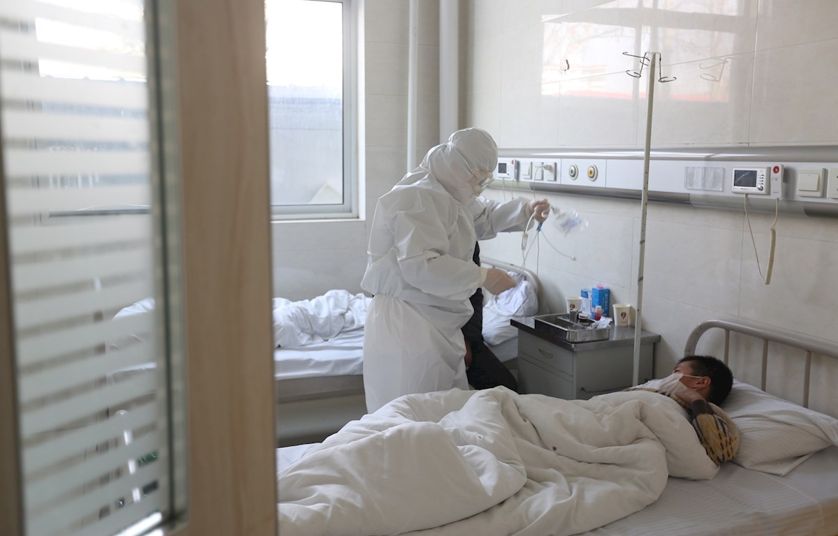 Los ingresos hospitalarios por covid repuntan y Castellón suma 114 casos y un fallecido más