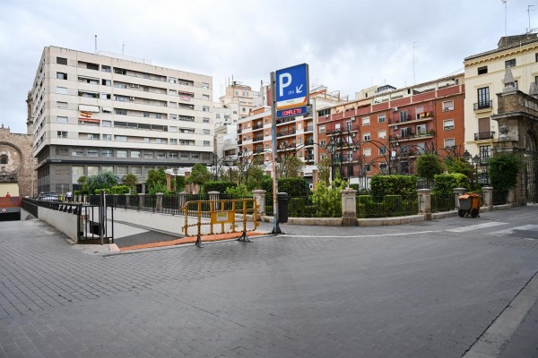 El Ayuntamiento inicia el proceso para rehabilitar el aparcamiento y el Jardín de Parcent