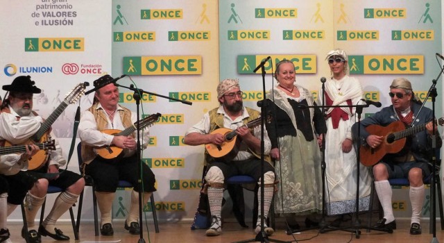 Las fallas también se lanzan a vender cupones de la Once