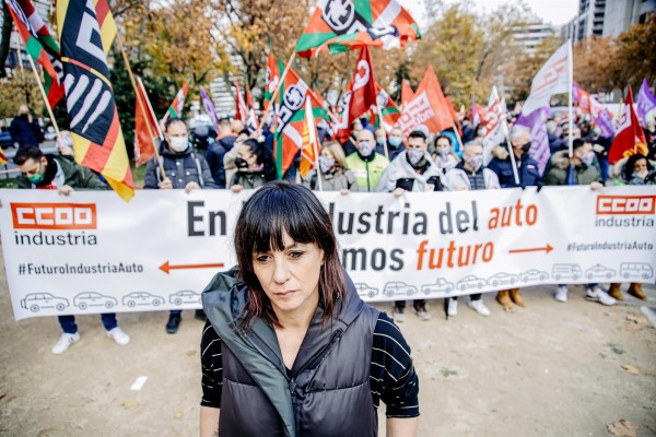 Trabajadores del automóvil se manifiestan ante Industria pendientes de nuevas ayudas