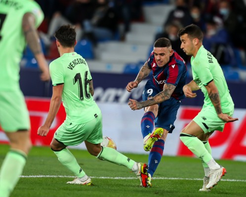 El Levante también se cortocircuita por arriba