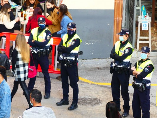 Ocho de cada diez locales inspeccionados por Salud en la Región no cumplían las medidas anticovid
