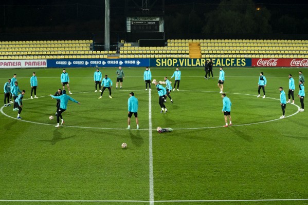 El Villarreal y el Manchester United se juegan su primera opción de clasificación