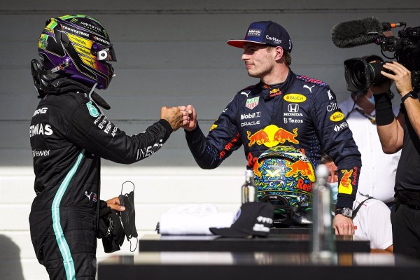 Hamilton quiere aumentar la presión sobre Verstappen en 'territorio desconocido'