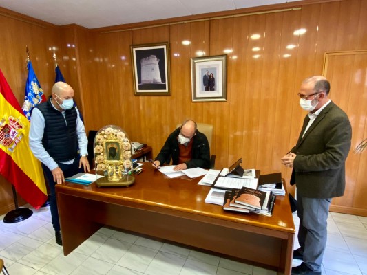 La familia Altamira dona a El Campello un fanal de la Santa Faz de finales del siglo XIX
