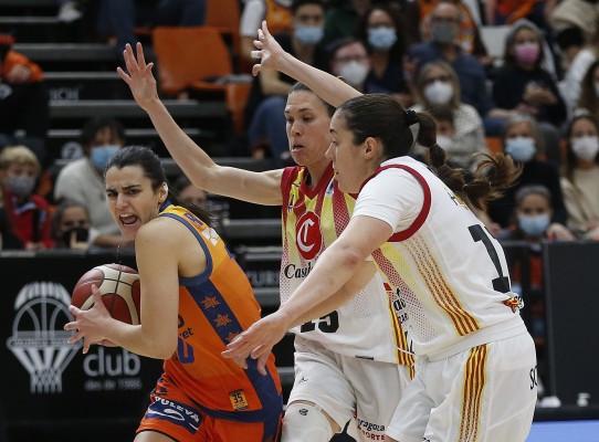 Valencia Basket doblega a un buen Zaragoza