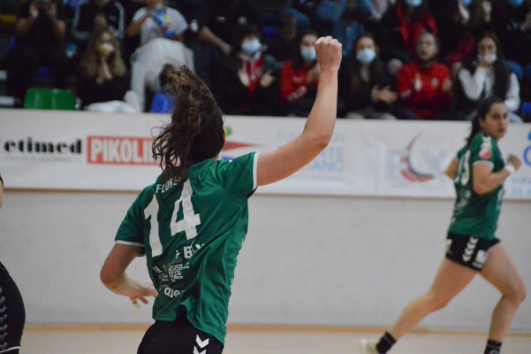 El VisitElche.com gana al KA/POR islandés (18-22) y buscará mañana el pase a octavos