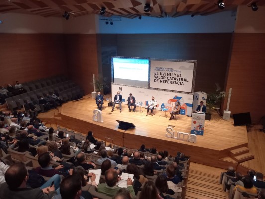 Suma ofrece una jornada informativa a los ayuntamientos sobre los cambios en el impuesto de plusvalía y el valor catastral
