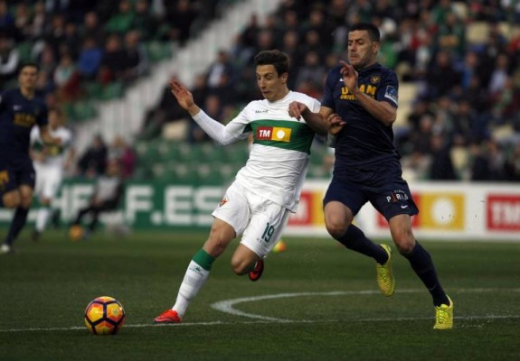 Elche y Huesca igualaron en un encuentro jugado a buen ritmo