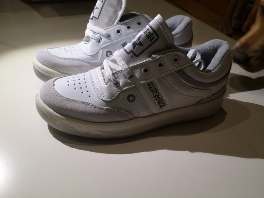 Paredes colabora con El Ganso y lanzan una colección limitada de sus zapatillas más icónicas, las Estrella
